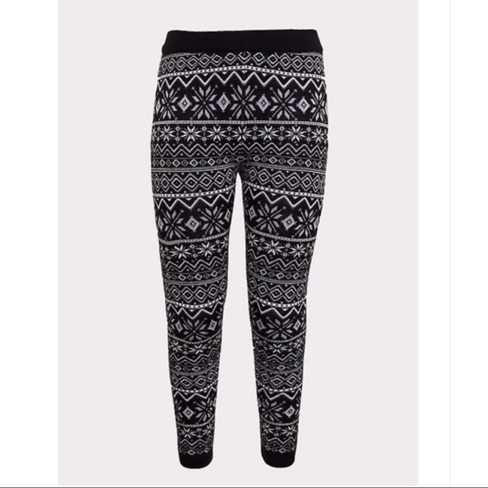 🆕 Sweater-Knit Fair Isle Black & White Leggings